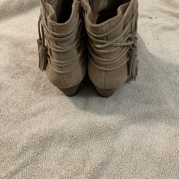 Vince Camuto ankle boots 👢 - Picture 4 of 4